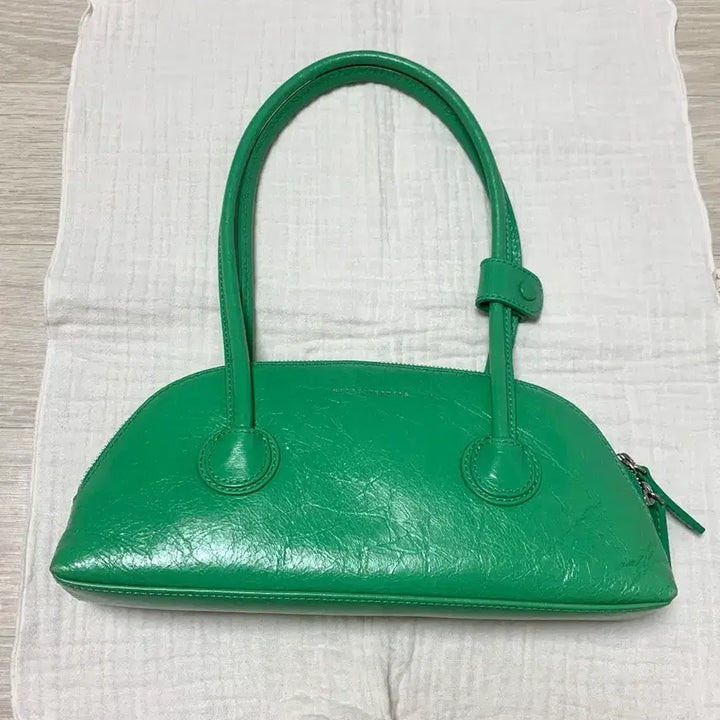[BUNJANG] Margesherwood Besset Shoulder Bag Green / 마지셔우드 베셋숄더백 그린(+카드 지갑 키링)