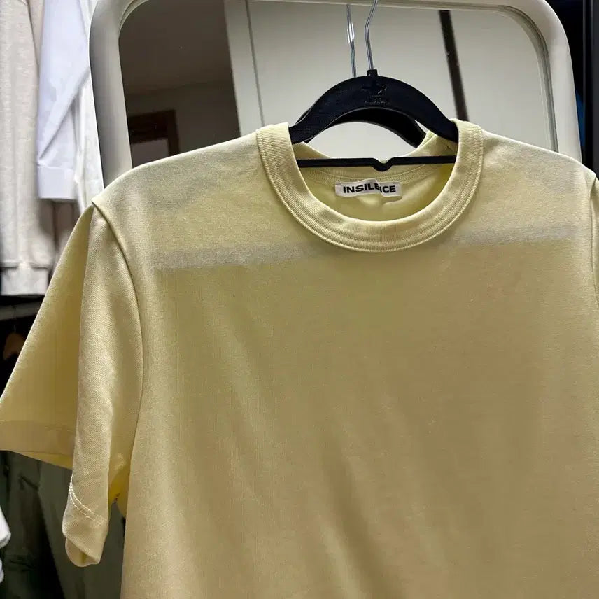 [BUNJANG] Insilence Short-Sleeve T-Shirt Yellow / 인사일런스 반팔 티셔츠 옐로우
