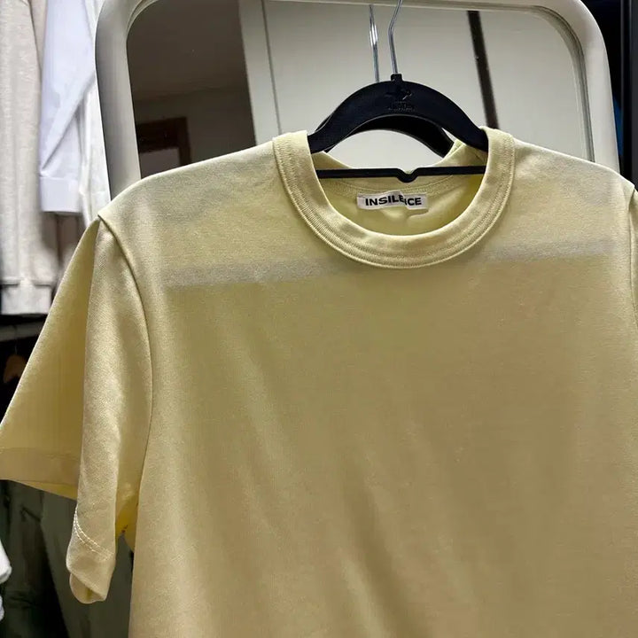 [BUNJANG] Insilence Short-Sleeve T-Shirt Yellow / 인사일런스 반팔 티셔츠 옐로우