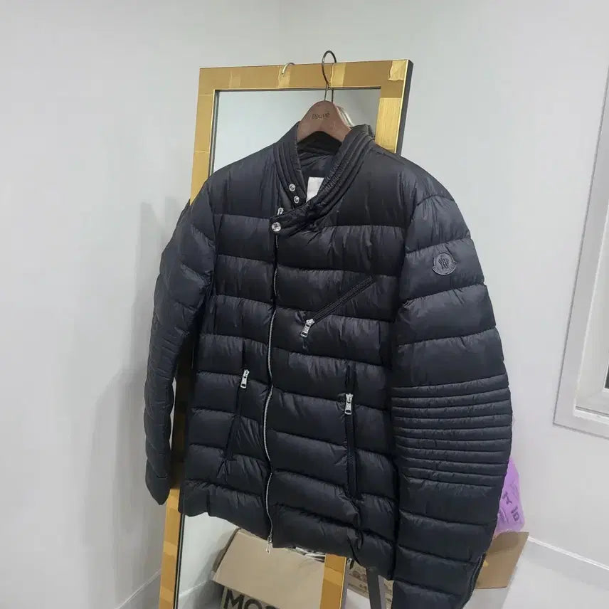 [BUNJANG] Moncler Amiot Black Badge Lightweight Biker Padded Jacket / 몽클레어 블랙와팬 경량패딩4 국내105 아미오라인 바이커패딩