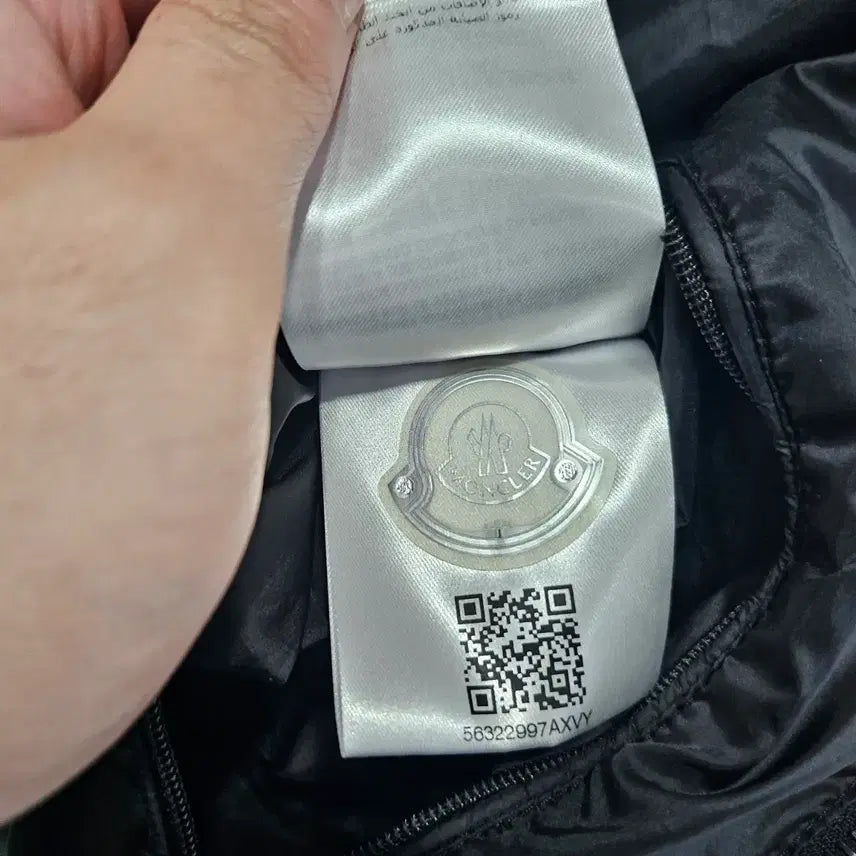 [BUNJANG] Moncler Amiot Black Badge Lightweight Biker Padded Jacket / 몽클레어 블랙와팬 경량패딩4 국내105 아미오라인 바이커패딩