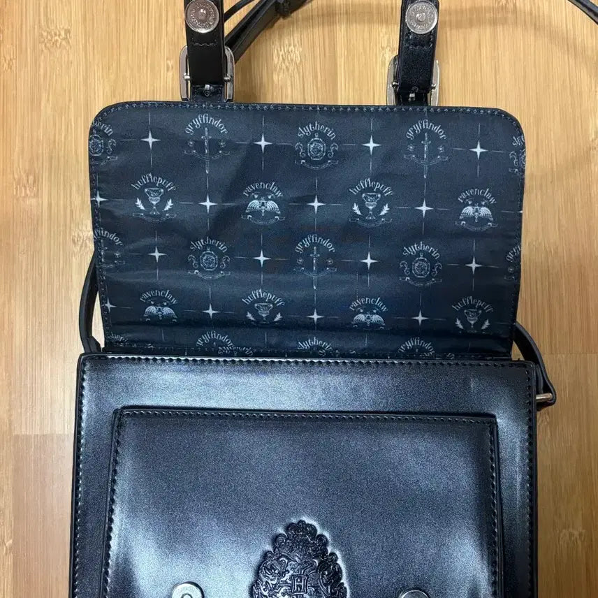 [BUNJANG] East Boy Harry Potter Satchel Shoulder Bag / EAST BOY 이스트보이 해리포터 사첼백 숄더백 크로스백 블랙