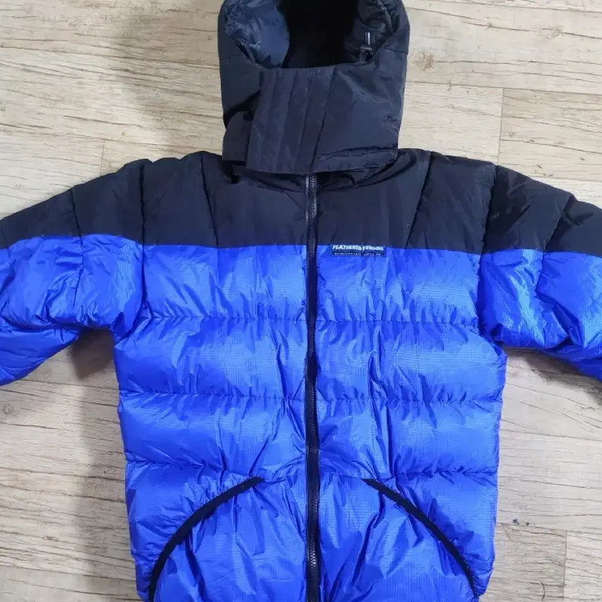 [BUNJANG] Federated Friends Volant Hood Down Padding Blue/Black / 페더드프렌즈 볼란트 후드 다운 패딩 블루/블랙
