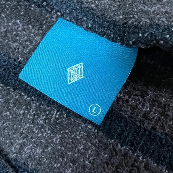 [SOLD OUT] 다이아몬드 레이라 스트라이프 니트