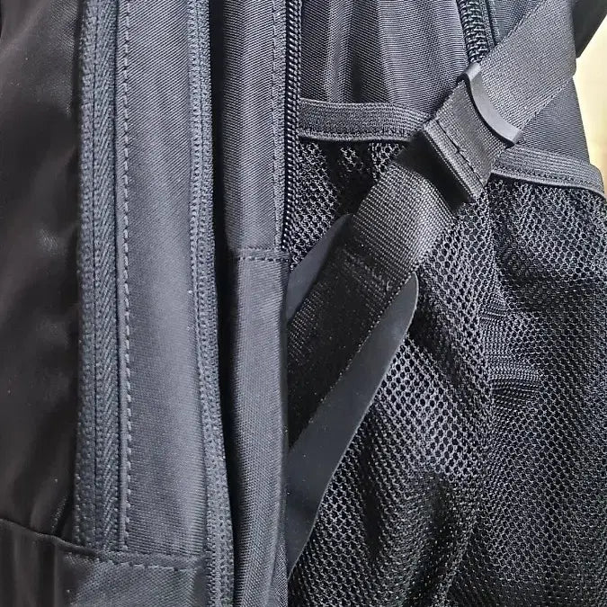 [BUNJANG] FIFA Black Backpack / FIFA 블랙 백팩 가방