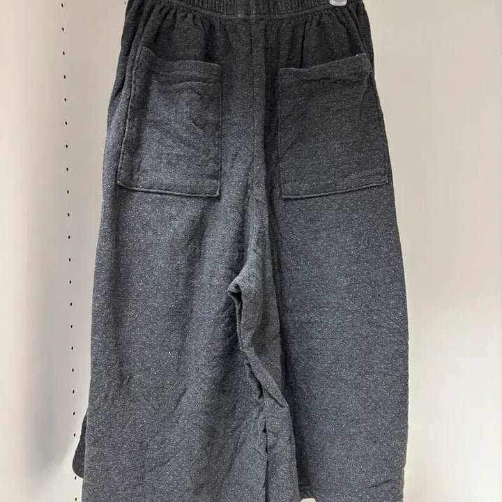 [SOLD OUT] tensedance 탠스댄스 파히섬 차콜 코지 도트 포켓 팬츠 반바지