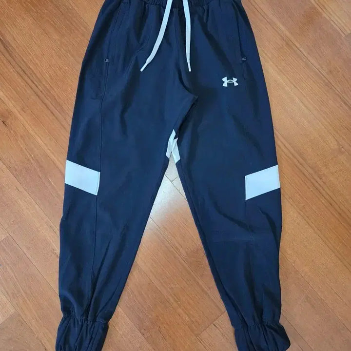 [SOLD OUT] 언더아머 트레이닝 바지 XS 새상품