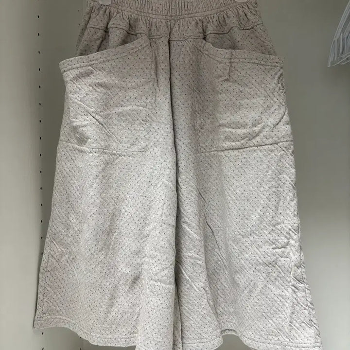 [SOLD OUT] tensedance 탠스댄스 파히섬 베이지 코지 도트 포켓 팬츠 반바지
