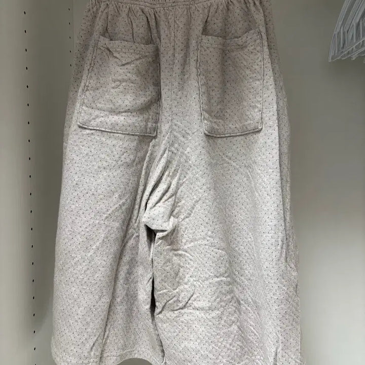 [SOLD OUT] tensedance 탠스댄스 파히섬 베이지 코지 도트 포켓 팬츠 반바지