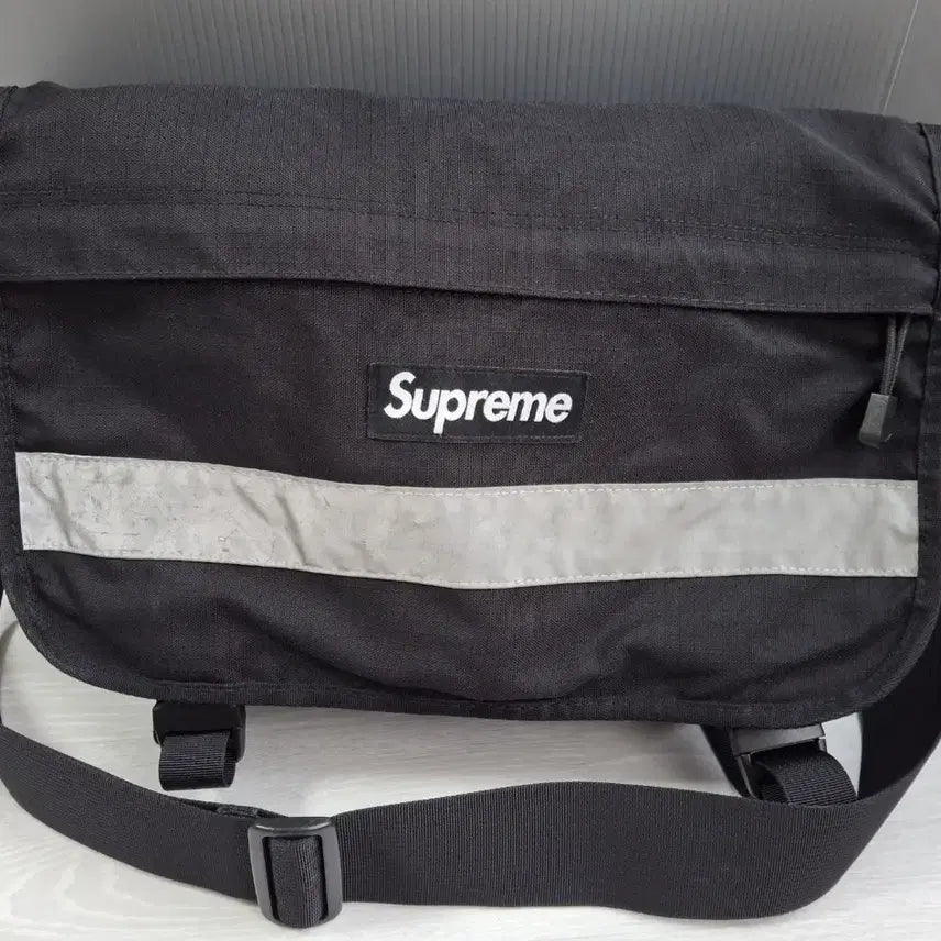 [BUNJANG] Supreme Messenger Bag Crossbody Bag / 슈프림 메신저백 크로스백