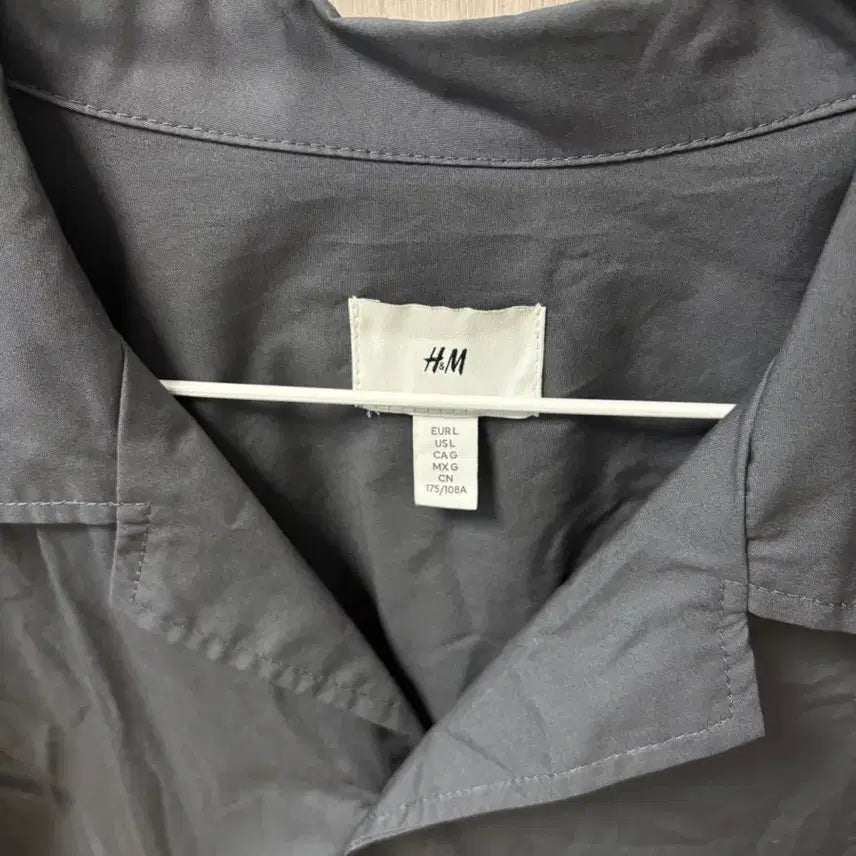 [SOLD OUT] H&amp;M 반팔 셔츠 L사이즈