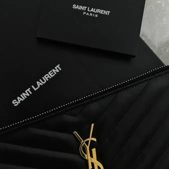 [BUNJANG] Saint Laurent Matelasse Black Clutch Bag / 생로랑 마틀라세 블랙 클러치백