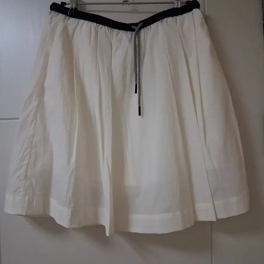 [BUNJANG] Studio Lux White Bending Flare Skirt / 스튜디오럭스 화이트 밴딩 플레어 스커트