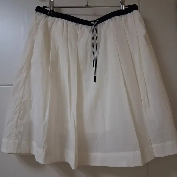 [BUNJANG] Studio Lux White Bending Flare Skirt / 스튜디오럭스 화이트 밴딩 플레어 스커트