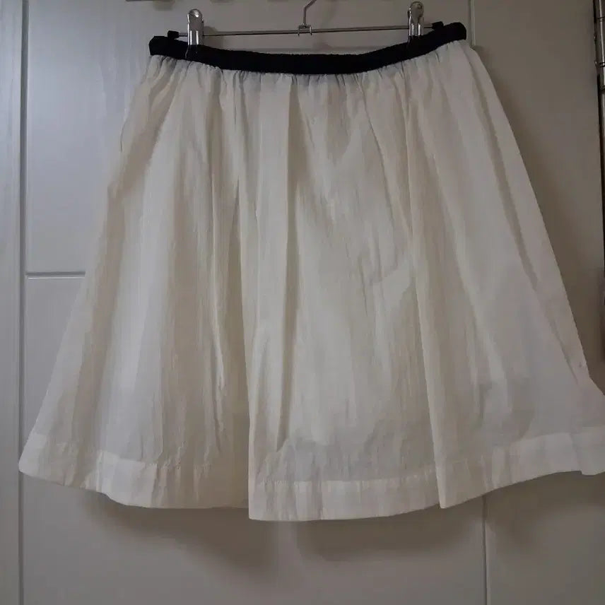 [BUNJANG] Studio Lux White Bending Flare Skirt / 스튜디오럭스 화이트 밴딩 플레어 스커트