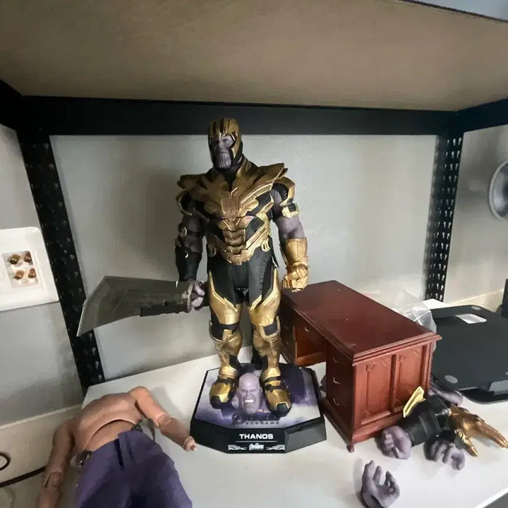[BUNJANG] Hot Toys Thanos Endgame Figure / 핫토이 타노스 앤드게임 팝니다