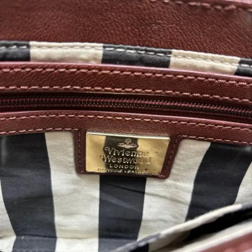 [BUNJANG] Vivienne Westwood Orb Embossed Leather Shoulder Bag / 비비안 웨스트우드 오브 형압 레더 숄더백