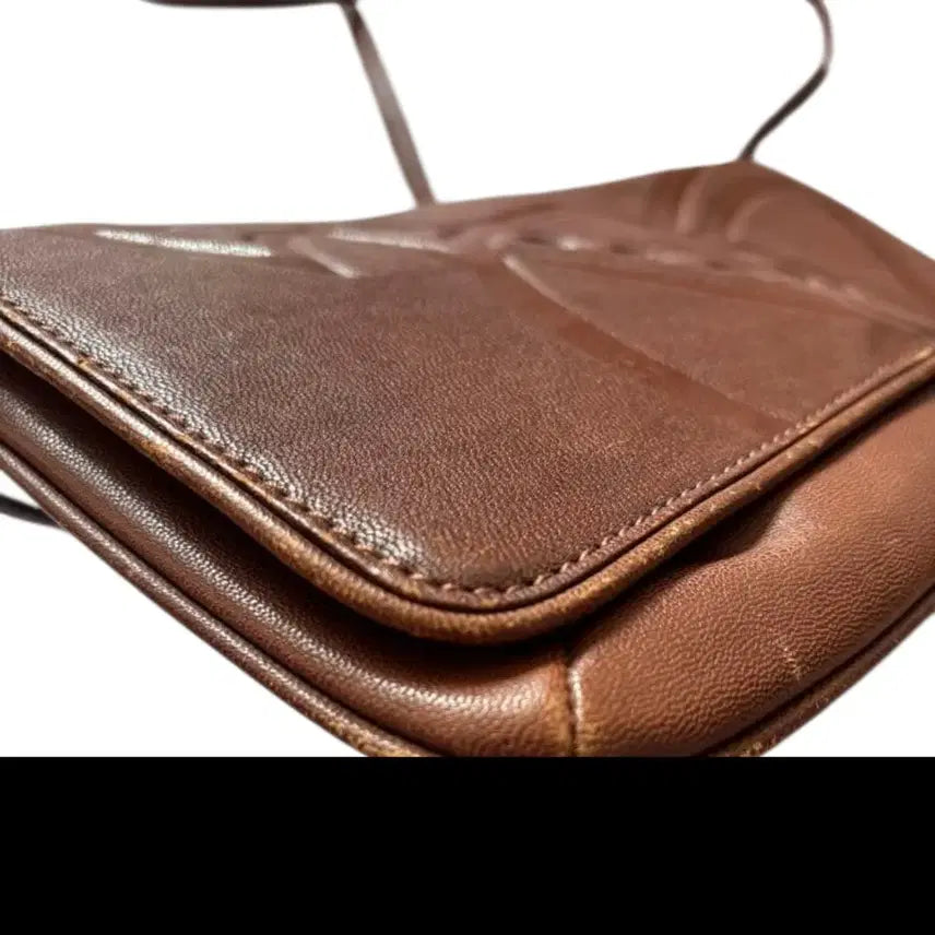 [BUNJANG] Vivienne Westwood Orb Embossed Leather Shoulder Bag / 비비안 웨스트우드 오브 형압 레더 숄더백