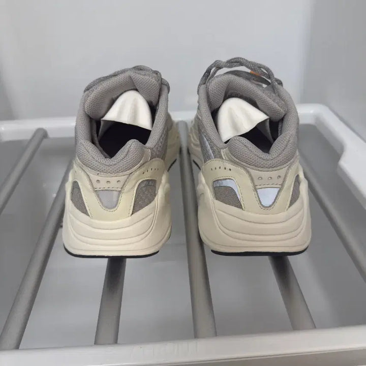 [BUNJANG] Adidas Yeezy Boost 700 V2 Static Sneakers / 이지부스트 700 V2 스태틱 240