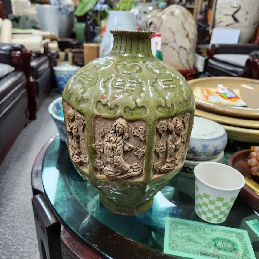 [BUNJANG] Yongcheon Kiln Octagonal Eight Immortals Bottle / 용천요 팔각 신선문 병