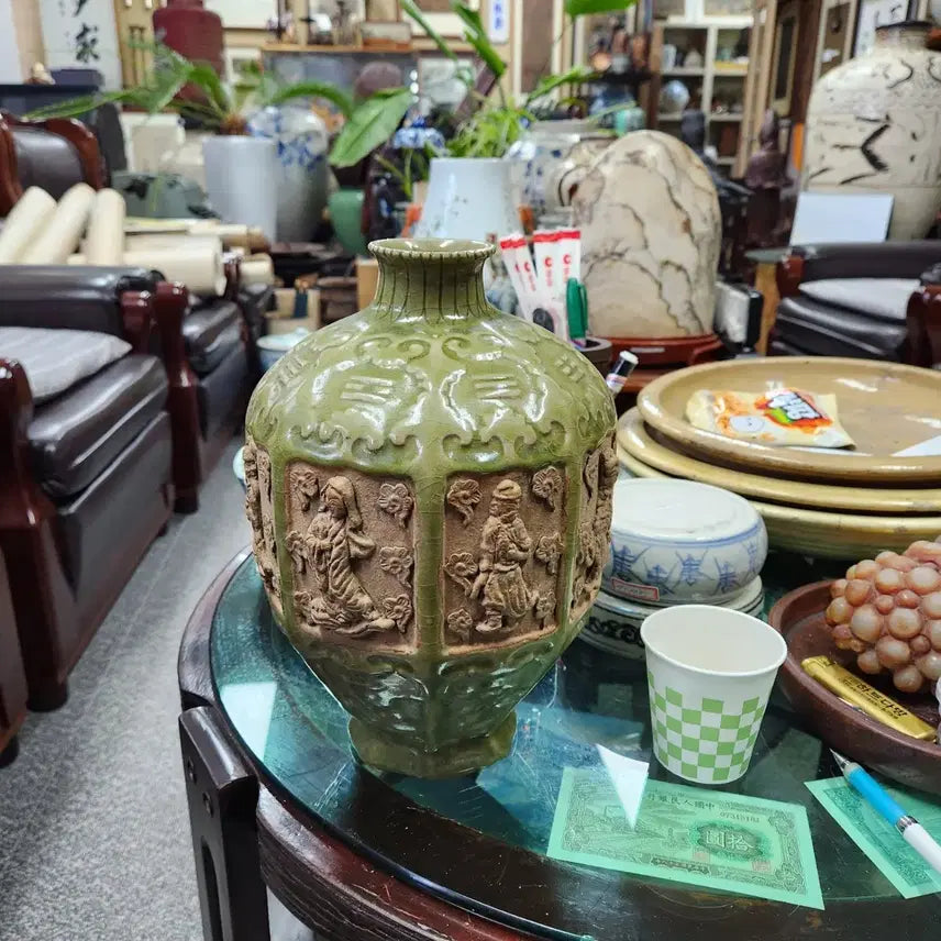 [BUNJANG] Yongcheon Kiln Octagonal Eight Immortals Bottle / 용천요 팔각 신선문 병