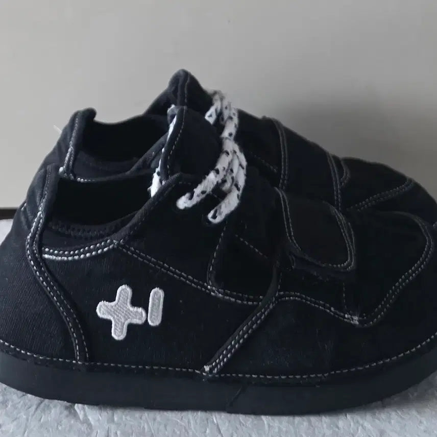 [BUNJANG] OTZ Shoes Low Canvas Triple Black Sneakers / [245] 오찌OTZ 슈즈 로우 캔버스 트리플블랙ㅡ단종매물