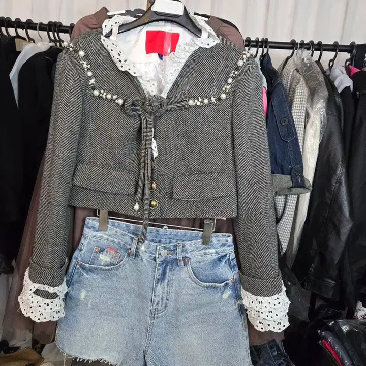 [BUNJANG] Herringbone Pearl Detail Crop Jacket / 헤링본 진주 장식 크롭 자켓