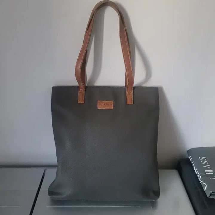 [BUNJANG] Loteff Tote Bag - Khaki / 로터프 토트백 카키색