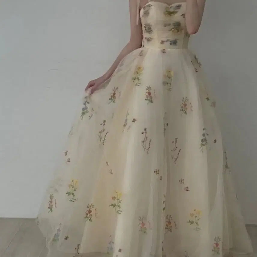 [BUNJANG] Self-Wedding Dress for Graduation, Parties / 졸업사진 셀프웨딩드레스 2부 피로연 연주회 돌맘 블랙 화이트 유색