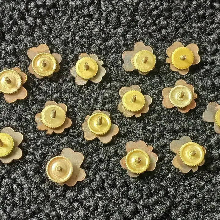[BUNJANG] Vintage Clover Brooch Pin Collection (14 Pieces) / 빈티지 수집품 세잎 클로버 브로치 뱃지 14P모음 (빨강/초록)