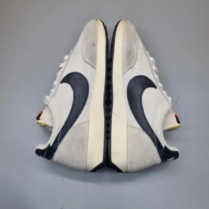 [BUNJANG] Nike Tailwind 79 Sneakers 255 / 나이키 테일윈드79 운동화255