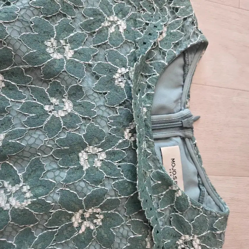 [BUNJANG] MojoSphin Lace Sleeveless Dress / 모조에스핀 레이스 민소매원피스