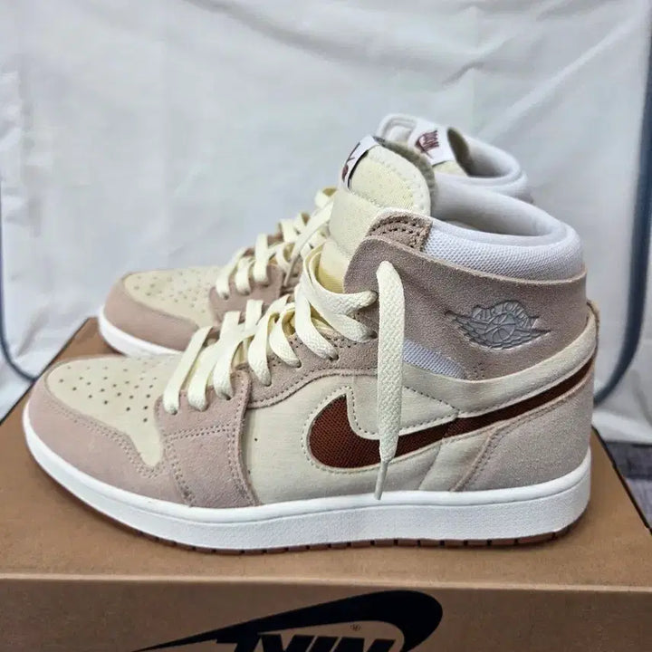 [BUNJANG] Nike Air Jordan 1 Mid Cream Brown Shoes / 나이키 에어 조던 1 미드 크림 브라운 270
