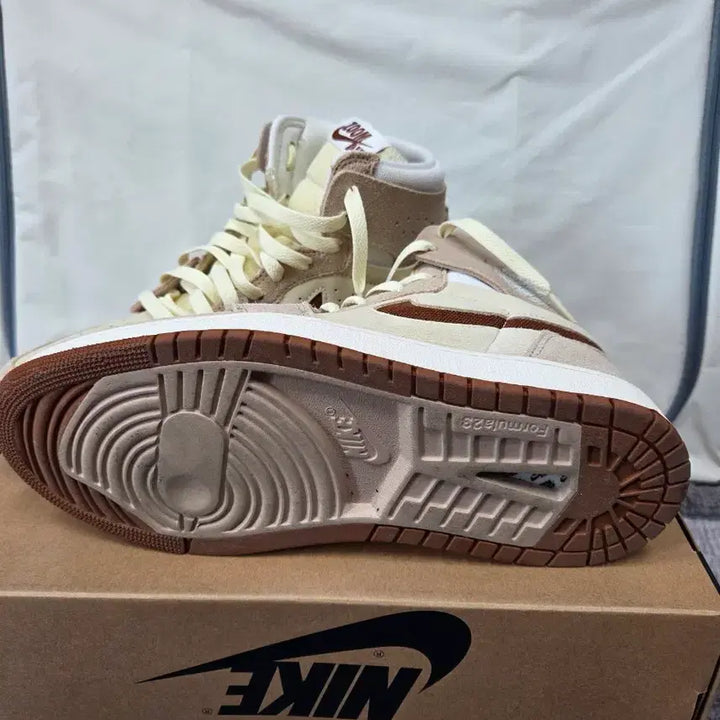 [BUNJANG] Nike Air Jordan 1 Mid Cream Brown Shoes / 나이키 에어 조던 1 미드 크림 브라운 270