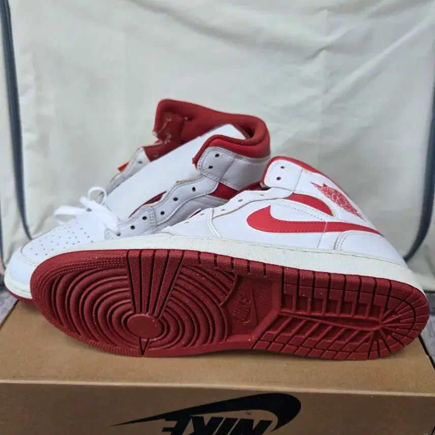 [BUNJANG] Nike Air Jordan 1 Mid White/Red / 나이키 에어 조던 1 미드 화이트/레드