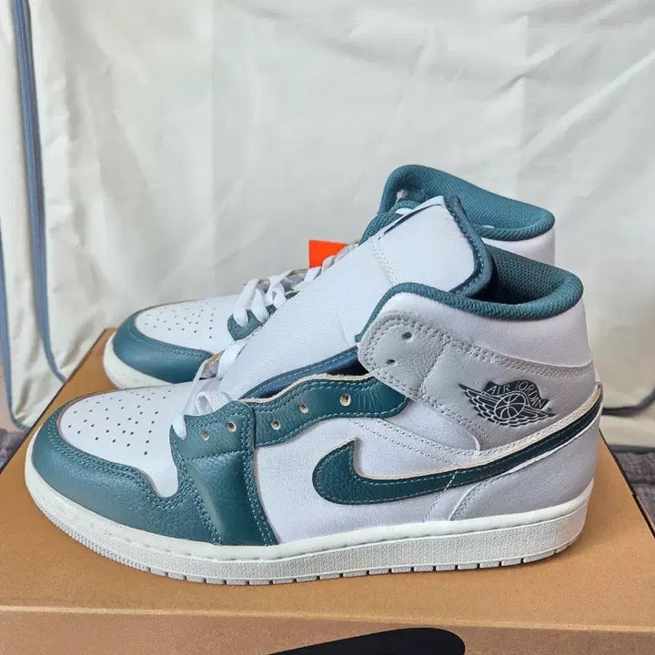 [BUNJANG] Nike Air Jordan 1 Mid SE White/Teal / 나이키 에어 조던 1 미드 SE 화이트/틸