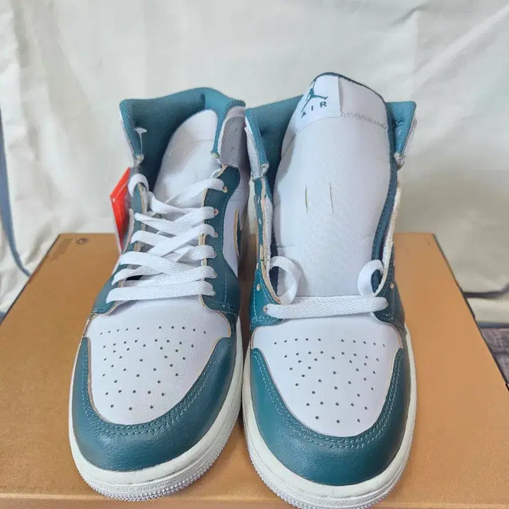 [BUNJANG] Nike Air Jordan 1 Mid SE White/Teal / 나이키 에어 조던 1 미드 SE 화이트/틸