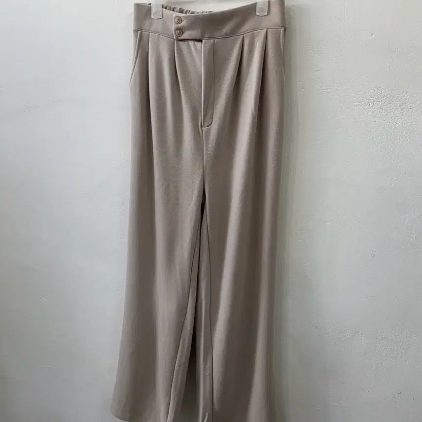 [BUNJANG] Unbalanced Beige Wide Slacks Pants / 세일 새상품 밴딩 언발 베이지 와이드 쭈리 슬랙스팬츠