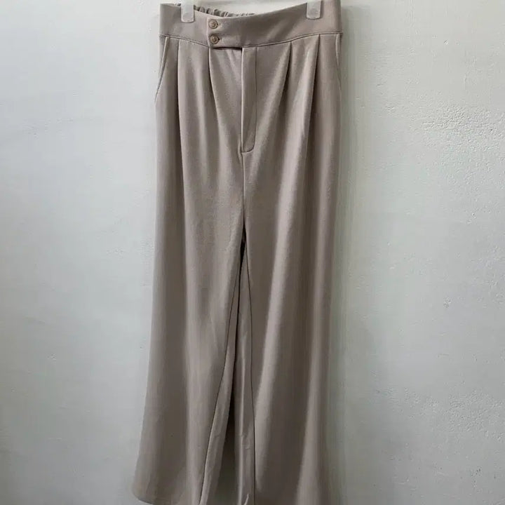 [BUNJANG] Unbalanced Beige Wide Slacks Pants / 세일 새상품 밴딩 언발 베이지 와이드 쭈리 슬랙스팬츠
