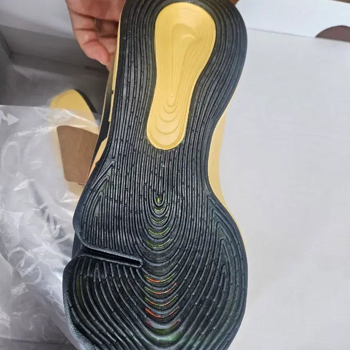 [BUNJANG] Nike G.T. Hustle 3 EP Basketball Shoes / 나이키 G.T. 허슬 3 EP 270mm 새상품