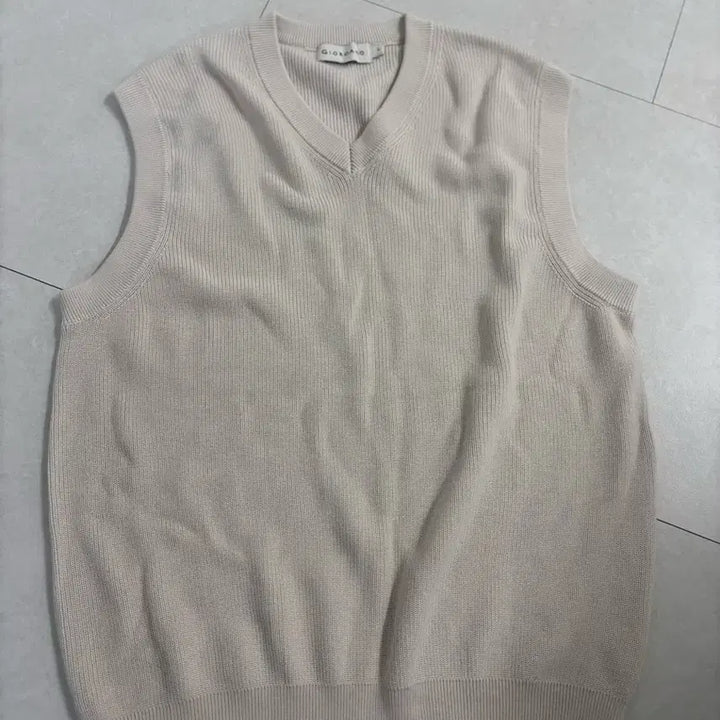 [BUNJANG] Giordano V-Neck Knit Vest - Size L / 지오다노 브이넥 베스트ㅡ사이즈L