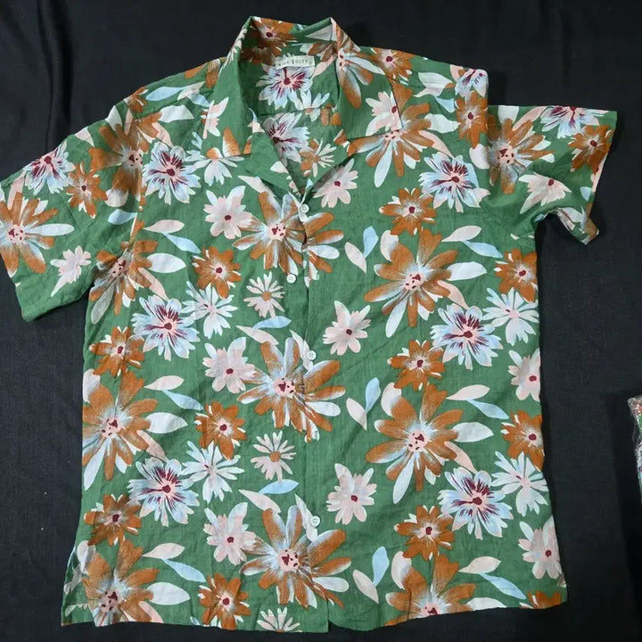 [BUNJANG] Flower Short Sleeve Shirt Hawaiian Shirt / 플라워 반팔셔츠Free 하와이안 셔츠