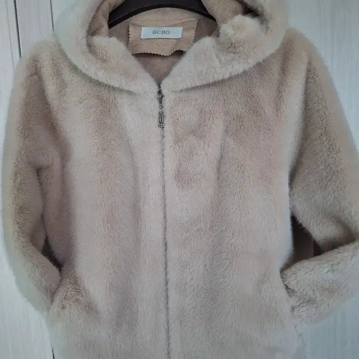 [BUNJANG] BCBG Hooded Fur Trimmed Half Coat / bcbg후드트리밍 퍼반코트