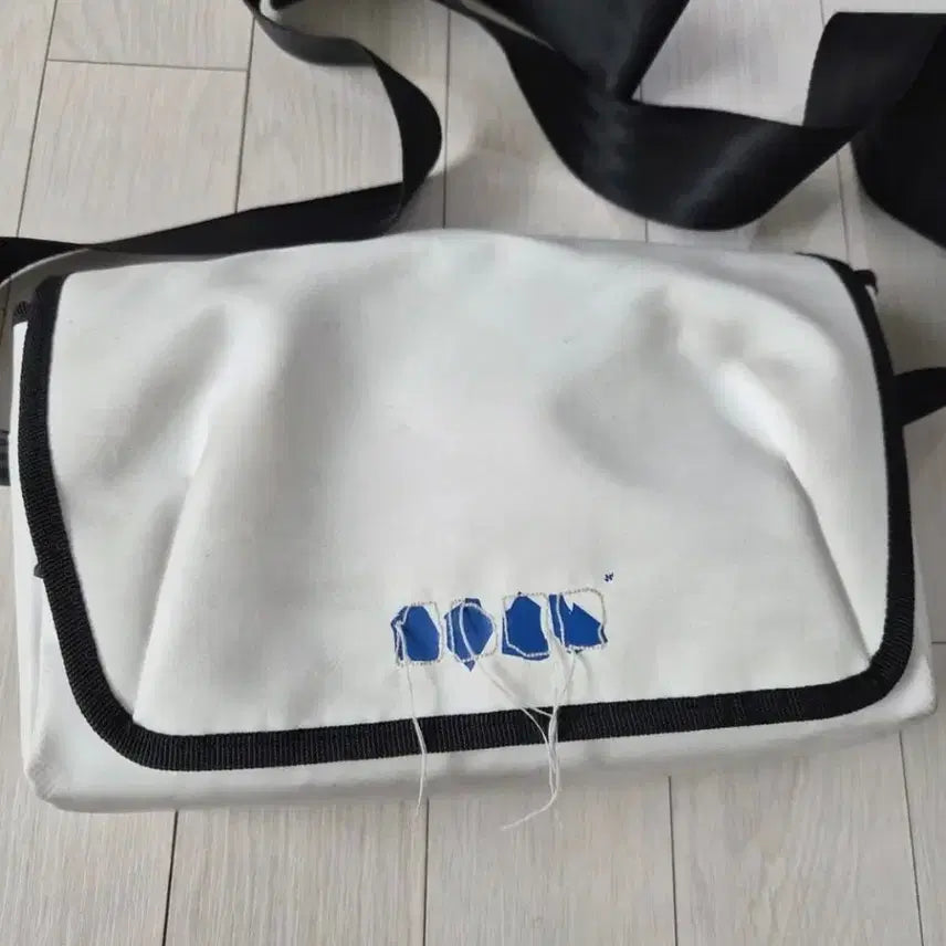[BUNJANG] ADER Error Trace Admire Crossbody Bag White / 아더에러 트레이스 애드모어 크로스백 화이트
