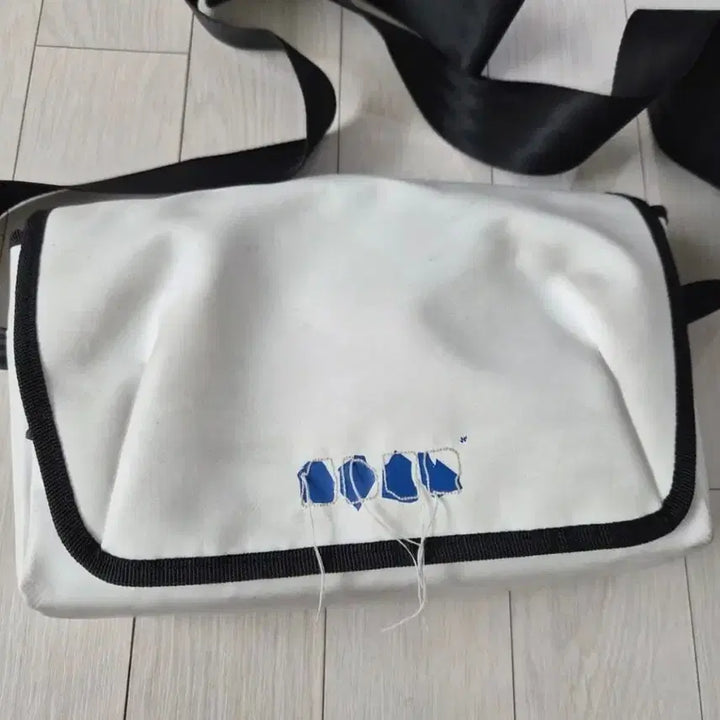 [BUNJANG] ADER Error Trace Admire Crossbody Bag White / 아더에러 트레이스 애드모어 크로스백 화이트