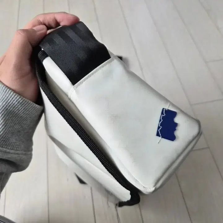 [BUNJANG] ADER Error Trace Admire Crossbody Bag White / 아더에러 트레이스 애드모어 크로스백 화이트