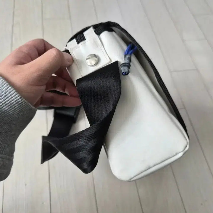 [BUNJANG] ADER Error Trace Admire Crossbody Bag White / 아더에러 트레이스 애드모어 크로스백 화이트