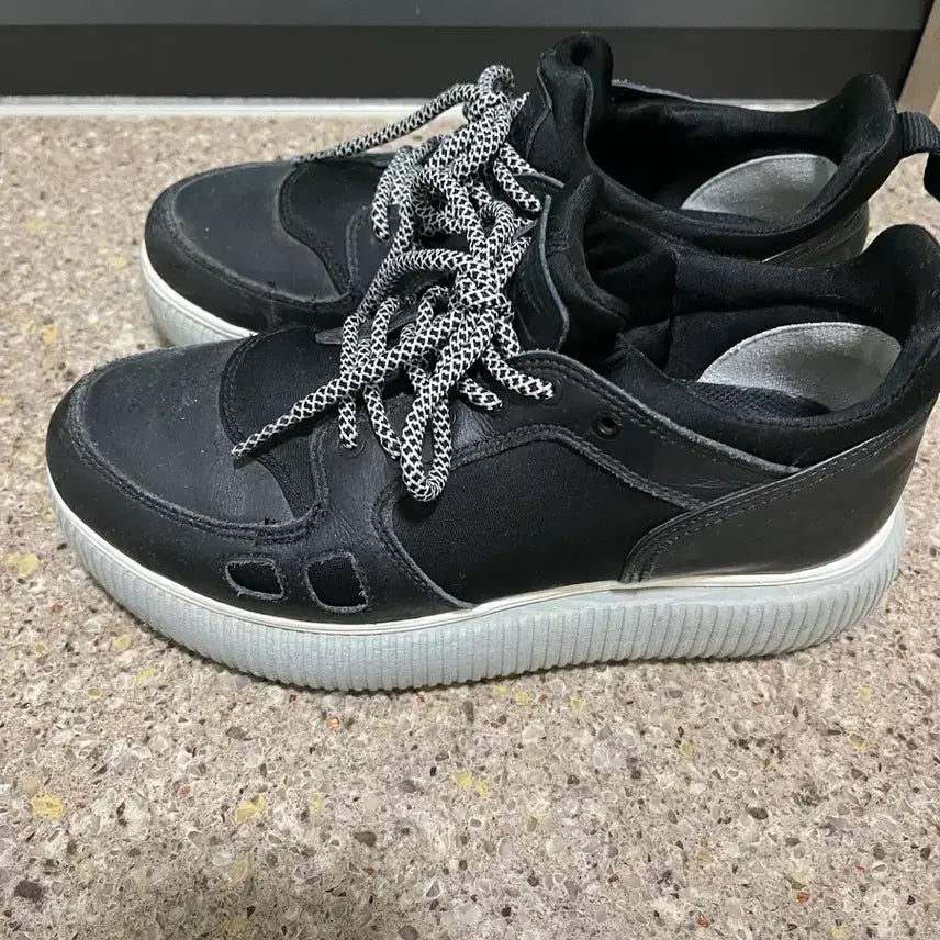 [BUNJANG] Onitsuka Tiger x Andrea Pompilio Collaboration Sneakers (250mm) / 오니츠카타이어*안드레아폼필레오 콜라보 스니커즈 250mm