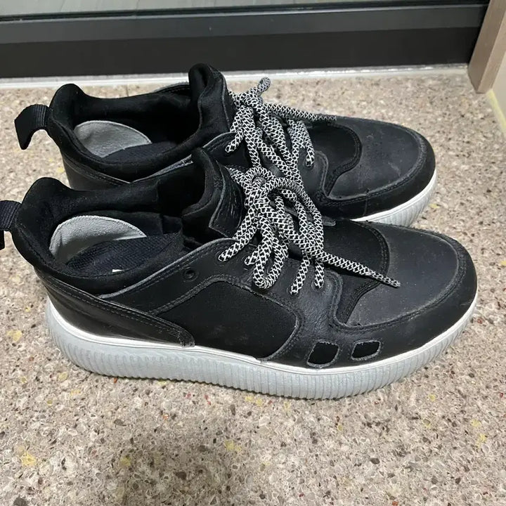 [BUNJANG] Onitsuka Tiger x Andrea Pompilio Collaboration Sneakers (250mm) / 오니츠카타이어*안드레아폼필레오 콜라보 스니커즈 250mm
