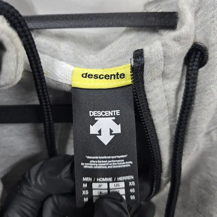 [SOLD OUT] [정품/95] 데상트 여성 후드집업     EE